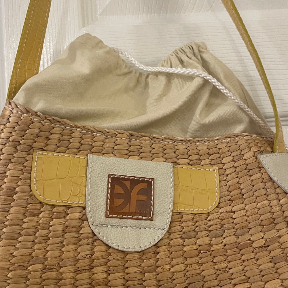 Woven Straw Shoulder Bag with Yellow Trim summer /spring - Picture 3 of 6